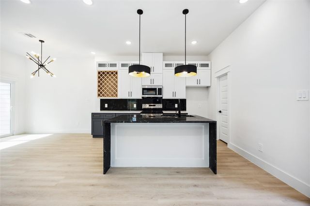 4601 Newberry Street A, Houston, TX 77051