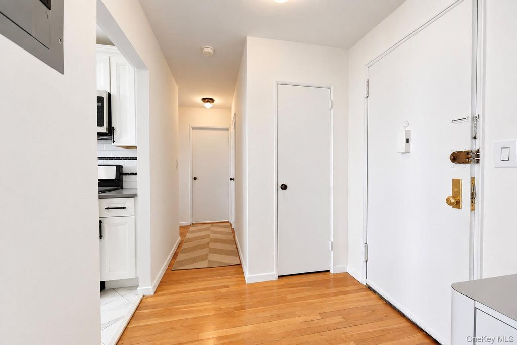 245 Rumsey Road 8R, Yonkers, NY 10701 — photo 5