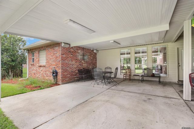 8768 Wyeth Dr, Denham Springs, LA 70706