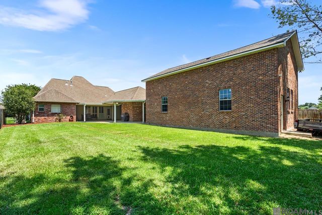 8768 Wyeth Dr, Denham Springs, LA 70706