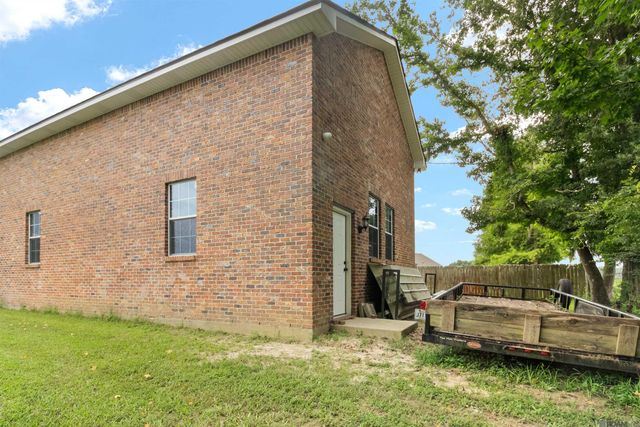 8768 Wyeth Dr, Denham Springs, LA 70706
