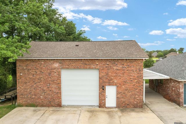 8768 Wyeth Dr, Denham Springs, LA 70706