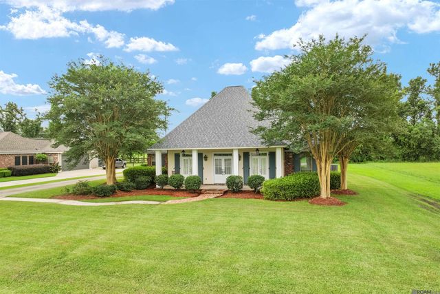 8768 Wyeth Dr, Denham Springs, LA 70706