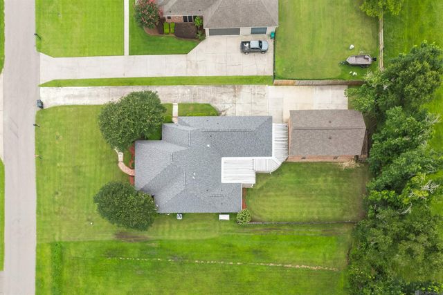 8768 Wyeth Dr, Denham Springs, LA 70706