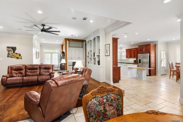 8768 Wyeth Dr, Denham Springs, LA 70706