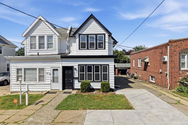 917 OAKMONT ST, Philadelphia, PA 19111