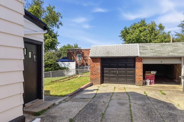 917 OAKMONT ST, Philadelphia, PA 19111