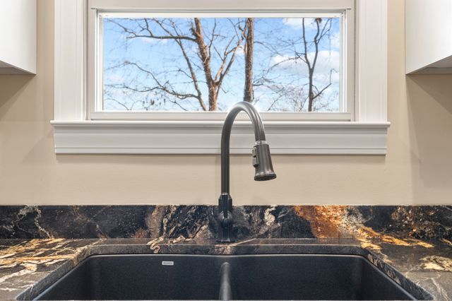 325 Walnut Ct, White House, TN 37188