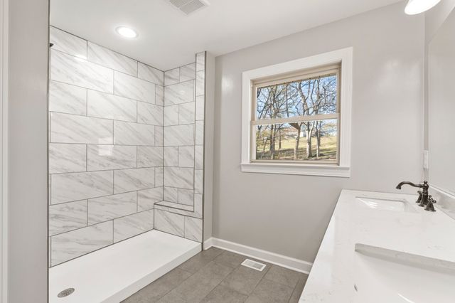 325 Walnut Ct, White House, TN 37188