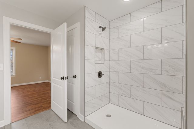 325 Walnut Ct, White House, TN 37188