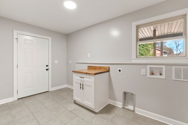 325 Walnut Ct, White House, TN 37188