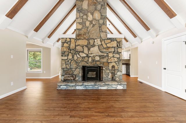 325 Walnut Ct, White House, TN 37188