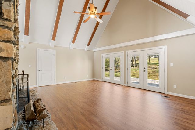 325 Walnut Ct, White House, TN 37188