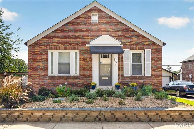 5348 Sunshine Drive, St Louis, MO 63109