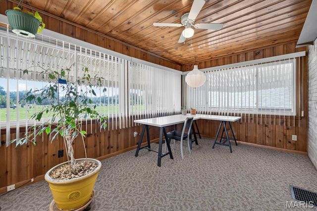 5348 Sunshine Drive, St Louis, MO 63109