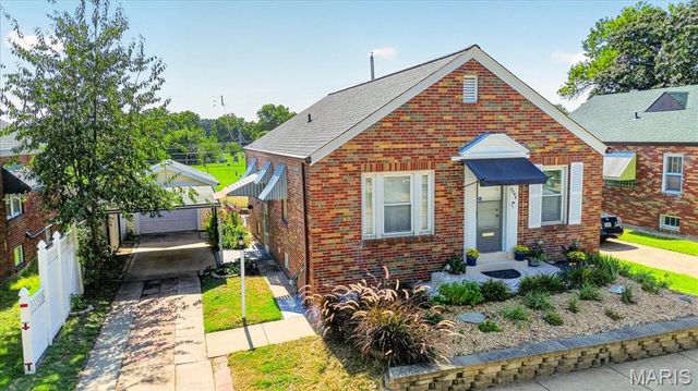 5348 Sunshine Drive, St Louis, MO 63109