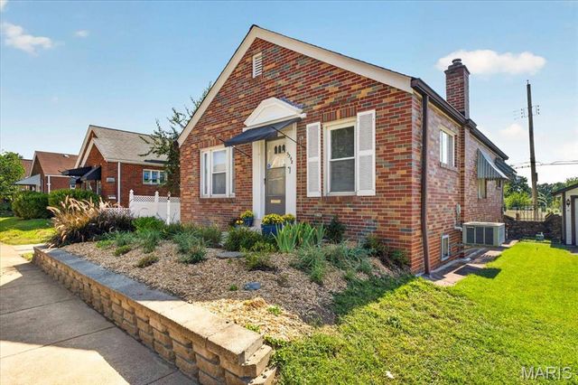 5348 Sunshine Drive, St Louis, MO 63109