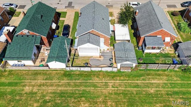 5348 Sunshine Drive, St Louis, MO 63109