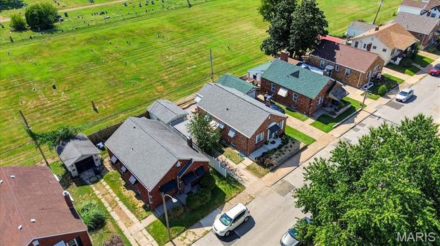 5348 Sunshine Drive, St Louis, MO 63109