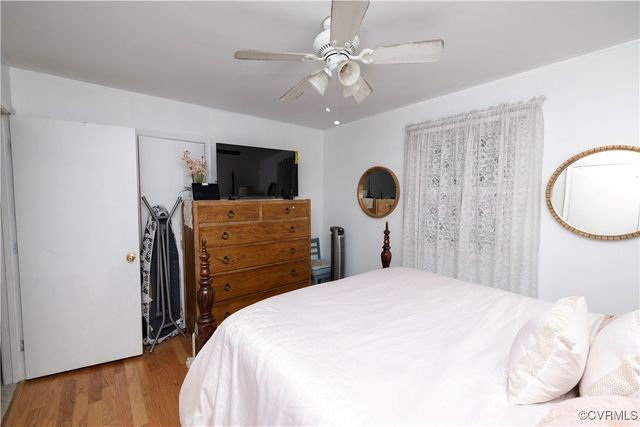 402 Pin Oak Dr, Hopewell, VA 23860