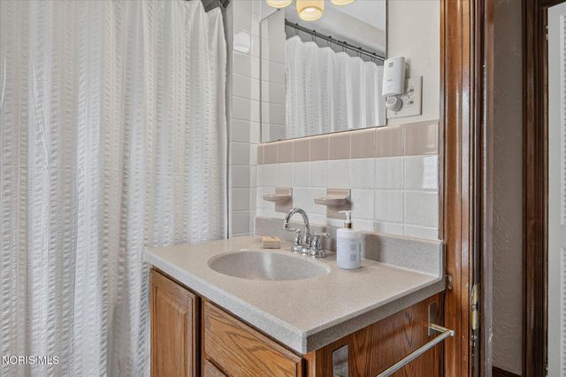 1831 Heatherdowns Boulevard, Toledo, OH 43614