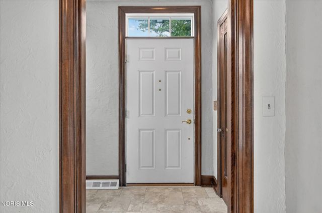 1831 Heatherdowns Boulevard, Toledo, OH 43614