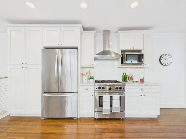 680 42nd St, Oakland, CA 94609