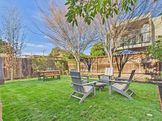 680 42nd St, Oakland, CA 94609