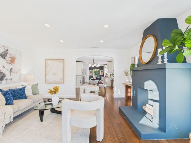 680 42nd St, Oakland, CA 94609