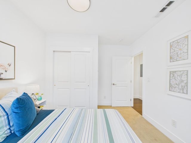 680 42nd St, Oakland, CA 94609