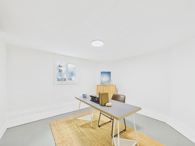 680 42nd St, Oakland, CA 94609