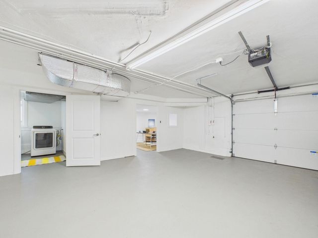 680 42nd St, Oakland, CA 94609