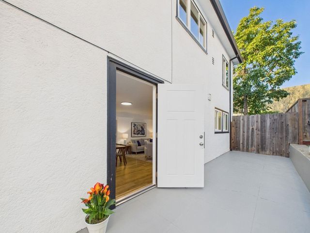 680 42nd St, Oakland, CA 94609