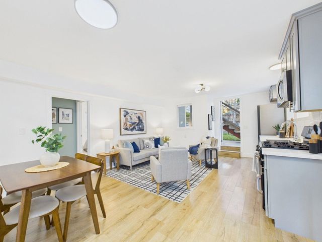 680 42nd St, Oakland, CA 94609