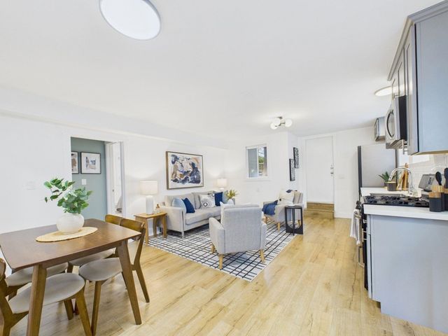 680 42nd St, Oakland, CA 94609