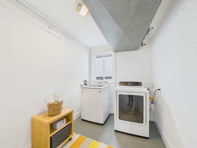 680 42nd St, Oakland, CA 94609