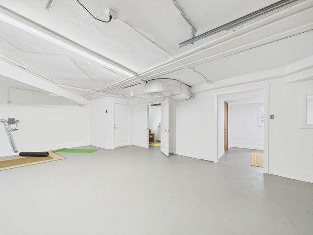 680 42nd St, Oakland, CA 94609