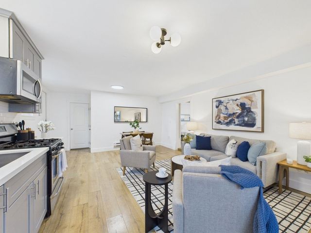 680 42nd St, Oakland, CA 94609