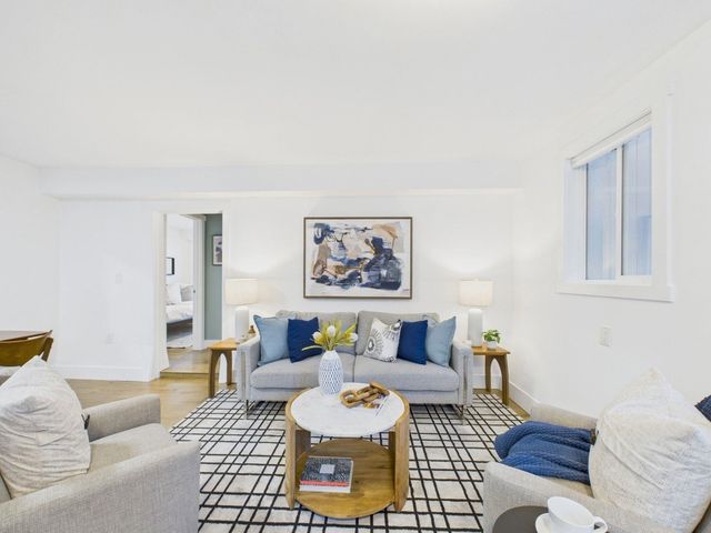 680 42nd St, Oakland, CA 94609