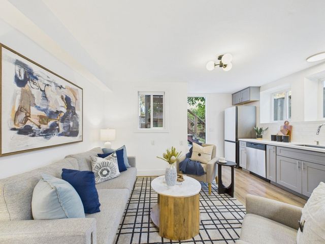 680 42nd St, Oakland, CA 94609