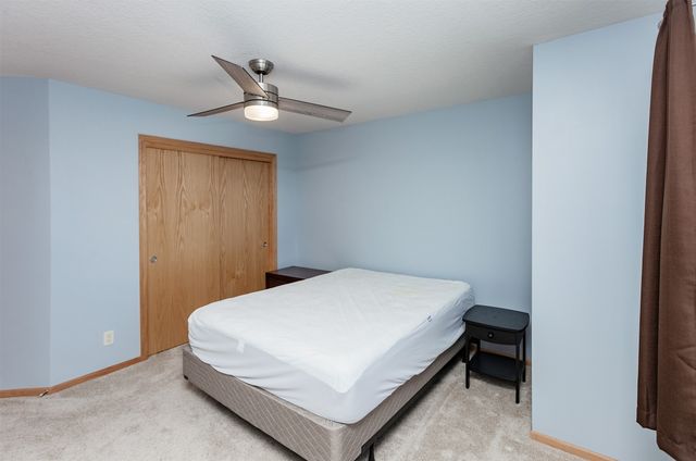 4200 152nd Street, Urbandale, IA 50323