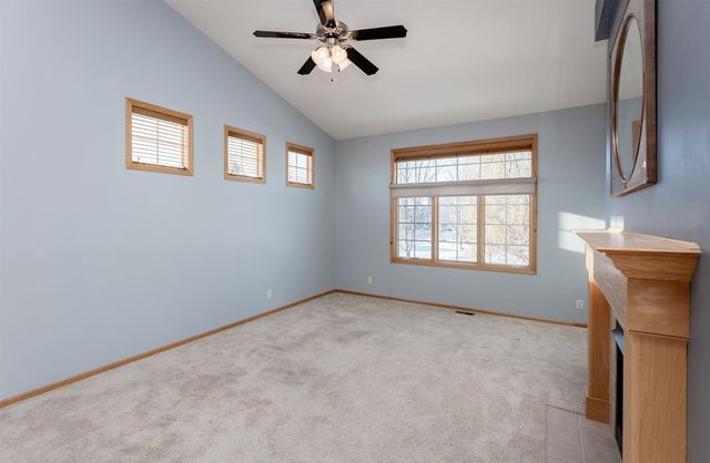 4200 152nd Street, Urbandale, IA 50323