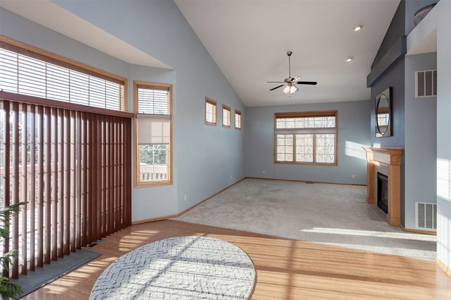 4200 152nd Street, Urbandale, IA 50323