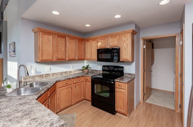 4200 152nd Street, Urbandale, IA 50323