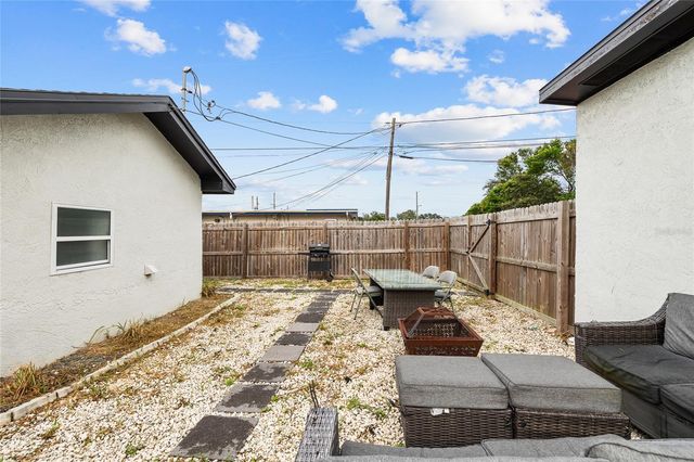 4920 30TH AVENUE N, St Petersburg, FL 33710