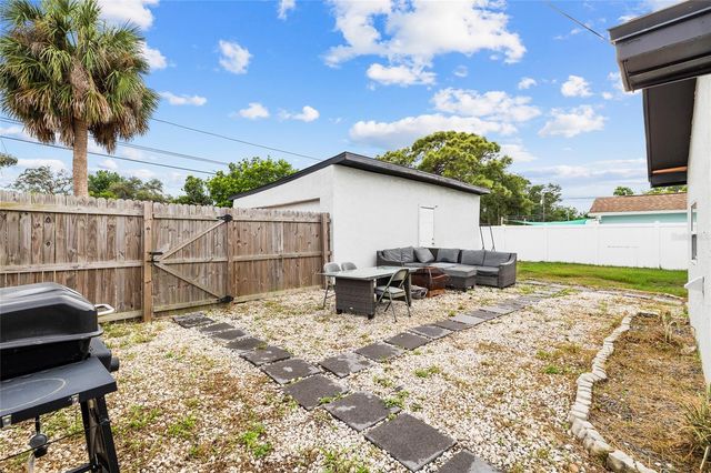 4920 30TH AVENUE N, St Petersburg, FL 33710