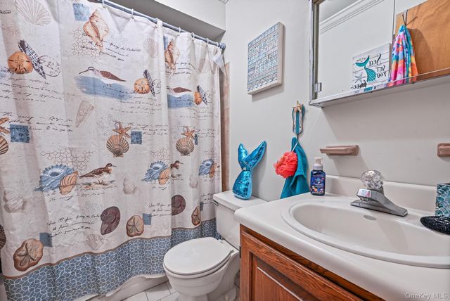 4068 Darby Lane, Seaford, NY 11783