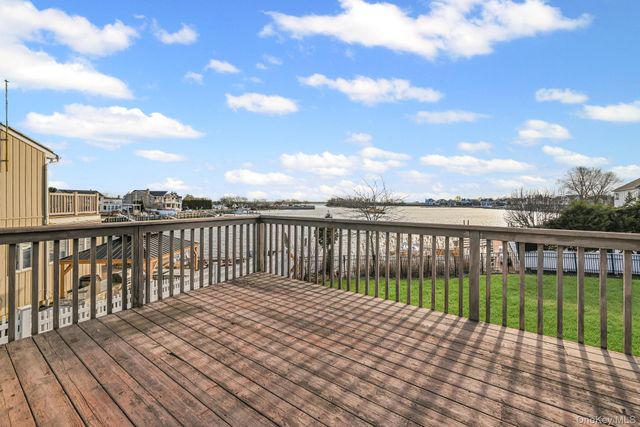 4068 Darby Lane, Seaford, NY 11783