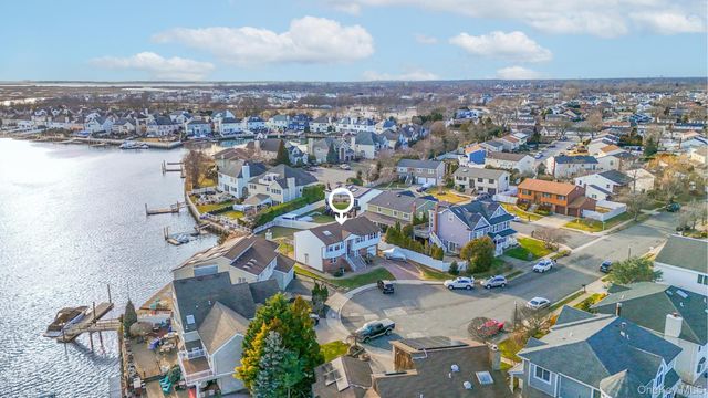 4068 Darby Lane, Seaford, NY 11783