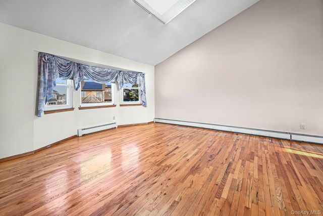 4068 Darby Lane, Seaford, NY 11783